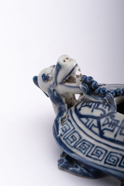 CHINE Rare Brush Washer Pot/Rince pinceaux, en forme de Bixi (dragon-tortue) se référant...