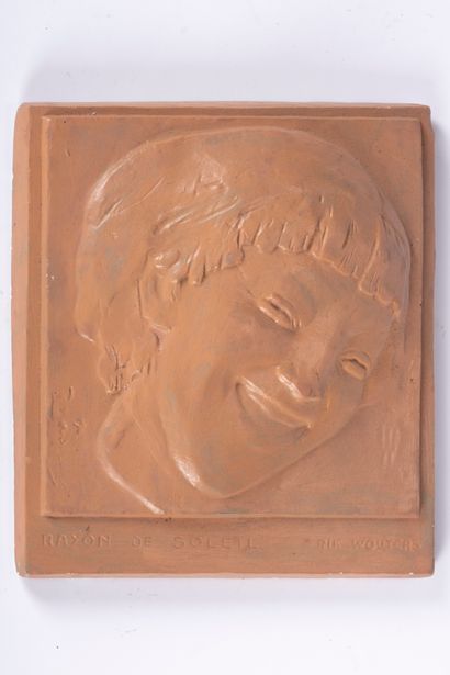 RIK WOUTERS (1882-1916) "Rayon de soleil". Relief en plâtre patiné terracotta. Relief...