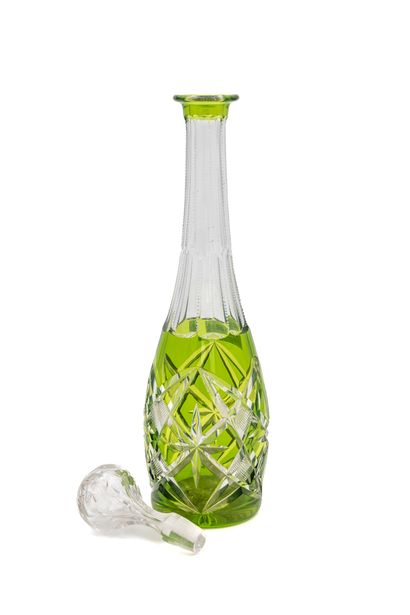 Val-Saint-Lambert - VSL Carafe à vin en cristal doublé vert de Chine. 44 cm. Le bouchon...