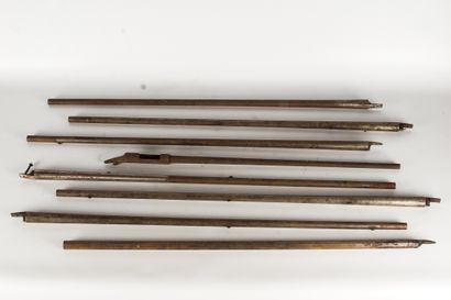 Arme Lot of 8 flintlock rifle barrels and others. Average condition.