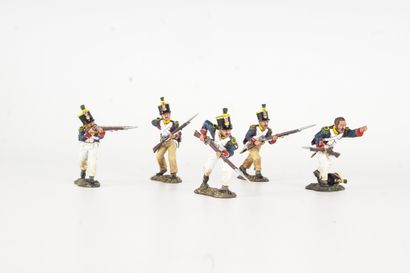 Kind and country Lot of 5 Napoleonic soldiers of line with their box. Lead. Very...