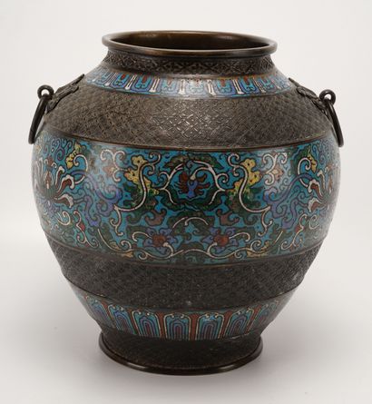 Chine fin Qing - Email Vase en bronze et émail champlevé et/ou émail cloisonné. à...