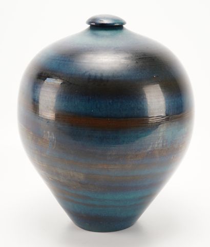 Antonio LAMPECCO (1932-2019) Vase couvert en grès et son couvercle, émaillé, signé...