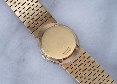 PIAGET Ladies' wristwatch, Piaget, gold and diamonds, mechanical watch. 18kt gold,...