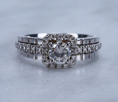 Bague or et diamants Ring in 18ct white gold, central diamond +-1ct, 7.36g.