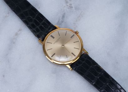 Vacheron & Constantin Watch in 18ct extra-flat gold, hand-wound mechanical movement,...