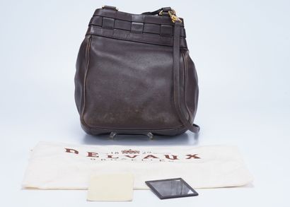 DELVAUX Delvaux leather bag, Roseau model. 30 x 22 cm. With Delvaux mirror, certificate...