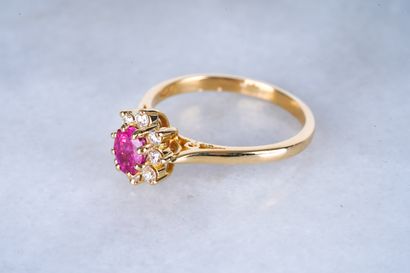 Bague, or, saphir rose et diamants Ring in 18 ct yellow gold, diamonds 0.20ct +-...