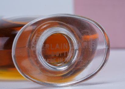 Guerlain Guerlain perfume entitled "Chant d'arômes", bottle and case. Box.