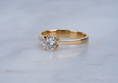 Bague or et moisannite Ring in 18-carat yellow gold and moissanite, 3.74g.