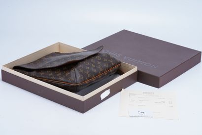 Louis Vuitton Musette bag. Leather with Luis Vuitton monogram. 37 x 30. Box, dustbag...