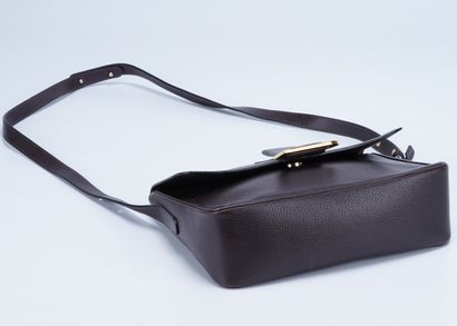 DELVAUX Delvaux bag, Poirier model, brown with "D" clasp. 20 x 26.5 cm. With certificate...