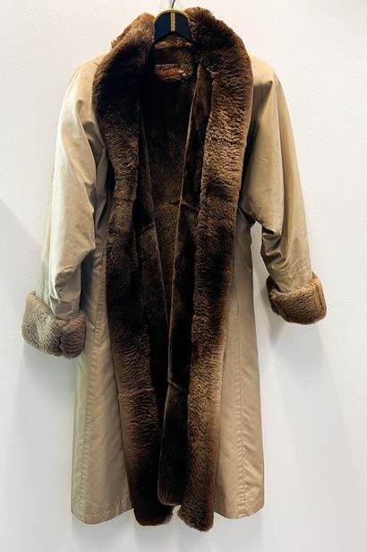 Yves Saint Laurent Fur coat. Lined. YSL label.
