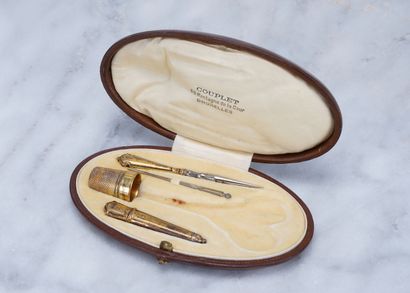 COUPLET Sewing set in vermeil, in gilded embossed leather case, chisel missing, COUPLET,...
