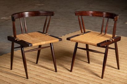 George Nakashima, [USA/Japon, 1905-1990] Paire de chaises à assise cordée, 1944.
Bois...