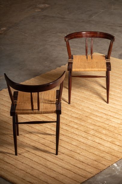 George Nakashima, [USA/Japon, 1905-1990] Paire de chaises à assise cordée, 1944....