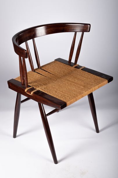 George Nakashima, [USA/Japon, 1905-1990] Paire de chaises à assise cordée, 1944....
