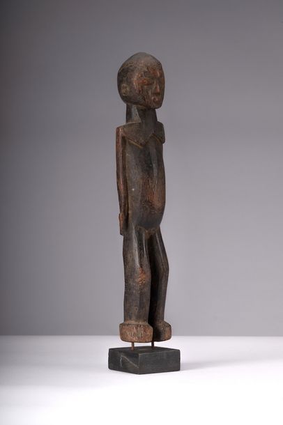 Lobi, [Burkina Faso, XXe] Statuette féminine.
Sculpture cultuelle, bois, patine atypique...