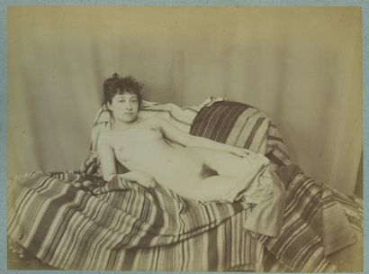 null [Photographe non identifié]. Études de nus, vers 1880. 5 épreuves argentiques...