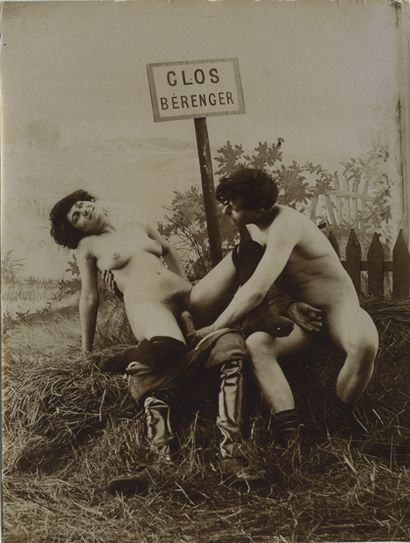 null [Photographe non identifié]. Couples en activité, 1890-1910. 11 épreuves argentiques...