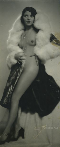 null MANASSE [Olga SOLARICS (1896 - 1969)] Études de nus, vers 1935. 4 épreuves argentiques...