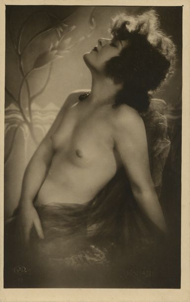 null MANASSE [Olga SOLARICS (1896 - 1969)] Études de nus, vers 1935. 4 épreuves argentiques...