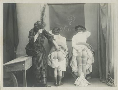 null [Photographe non identifié]. Zut pour Madame, vers 1890. Épreuve argentique...