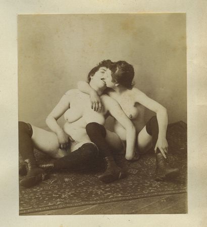 null [Photographe non identifié]. Lèvres de velours, vers 1890. 6 épreuves argentiques,...