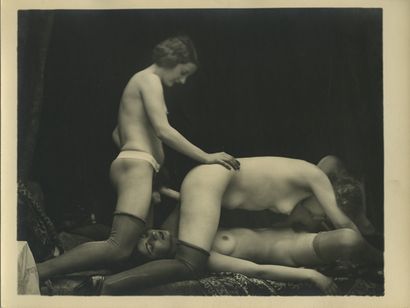 null GRUNDWORTH (2) et divers photographes. Couples féminins, vers 1930. 10 épreuves...