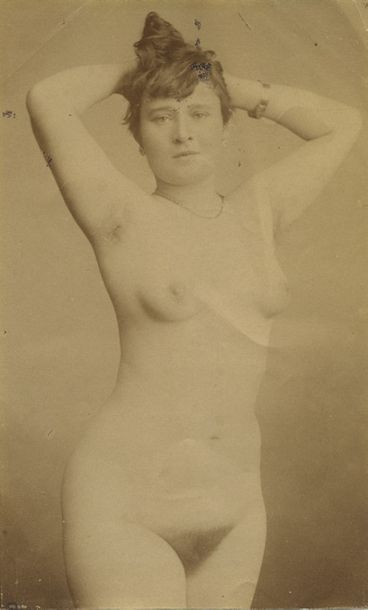 null [Photographe non identifié]. La Goulue, vers 1890. Épreuve argentique d’époque,...