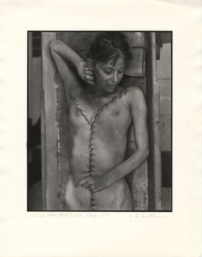 null Jeffrey SILVERTHORNE (né en 1946). Woman who died in her sleep, 1992. Épreuve...