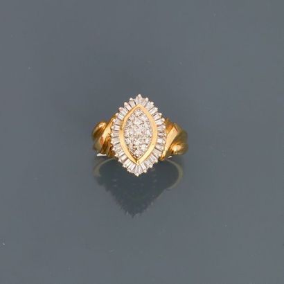 Yellow gold Marquise ring, 750 MM, decorated...