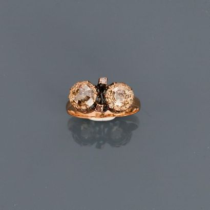 null Yellow gold ring, 750 MM, decorated with an old-cut diamond weighing about 2...