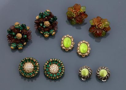 Set: Five beautiful earrings in gold or silver...