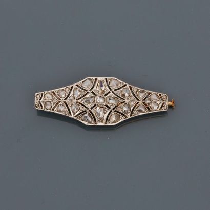 null White gold brooch, 750 MM, covered with diamonds, length 4.5 cm, circa 1930,...