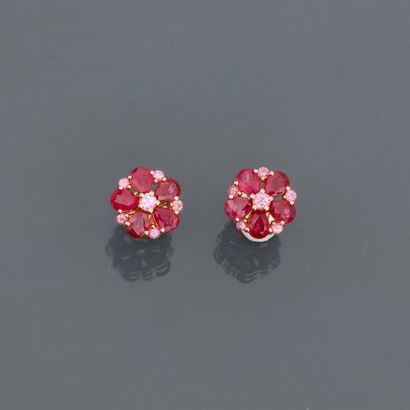 null Earrings drawing a pink gold flower, 750 MM, each adorned with ten rubies and...