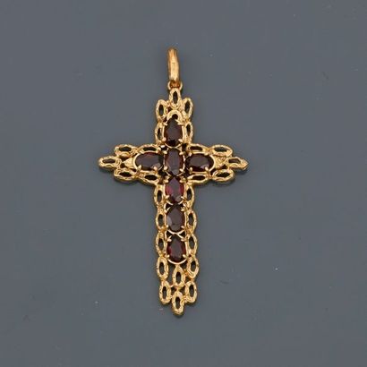 null Pendant "cross" in yellow gold, 750 MM, decorated with seven garnets, dimensions:...