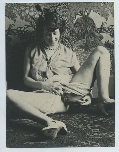 null MONSIOR X. Solitary pleasure, circa 1930. Period silver print, 24 x 18 cm. 