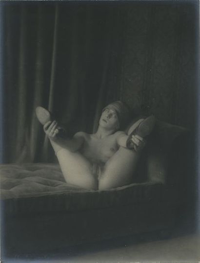 null MONSIOR X. Exhibition, circa 1930. Period silver print, 24 x 18 cm. 