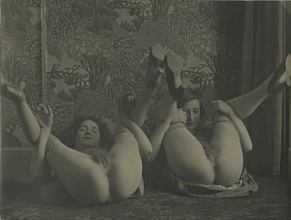 null MONSIOR X. The two sisters, circa 1930. Period silver print, 24 x 18 cm. 