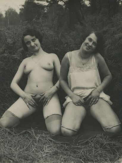null MONSIOR X. Exhibitions, circa 1930. Period silver print, 24 x 18 cm. 