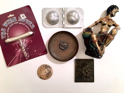 null 6 miscellaneous objects. 2 in copper, a mirror, a corkscrew, a mould and a ...