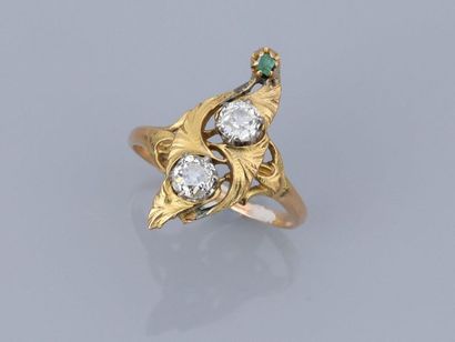 null Jolie b bague " Art Nouveau " en or jaune, 750 MM, ornée de deux diamants ronds...