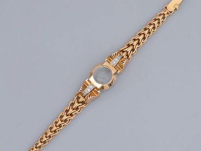 null Joli bracelet montre de dame en or jaune_x000B_, 750 MM, orné de diamants, manque...