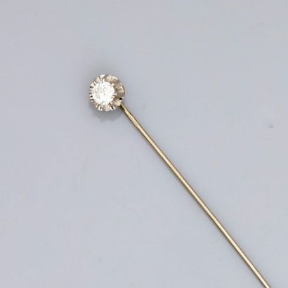 null Epingle de cravate en or gris, 750 MM, ornée d'un diamant pesant 0,30 carat...