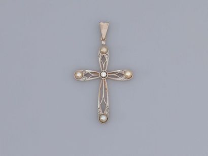 null Fine croix en or gris et gris, 750 MM, ornée de diamants et petites perles,...