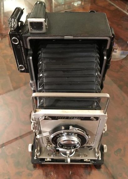 null APPAREIL PHOTO. Speed Graphic, Graflex-kalart synchronized range finder, USA,...