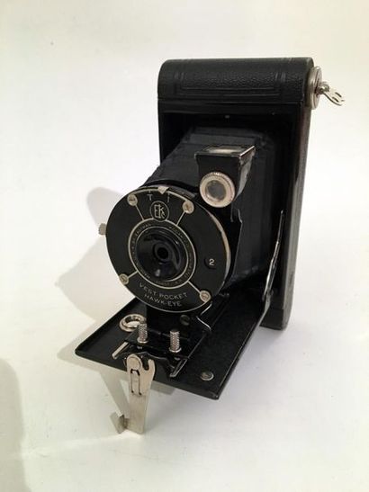 null APPAREIL PHOTO. Kodak Vest Pocket Hawk-Eye, noir, USA, 1925-1934. Dans sa boîte...