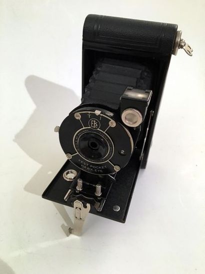 null APPAREIL PHOTO. Kodak Vest Pocket Hawk-Eye, noir, USA, 1925-1934. Dans sa boîte...