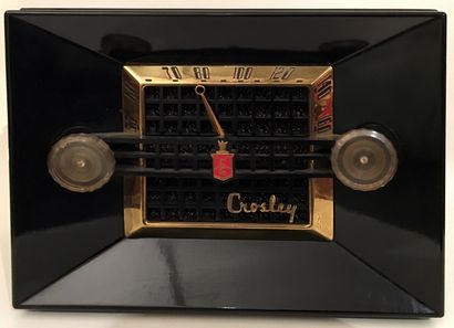 null RADIO-RÉVEIL. Crosley, modèle 11-106u, en plastique marron, USA, 1952. 25 x...